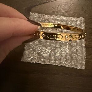 NWOT COACH Kissing C Hinged Bangle